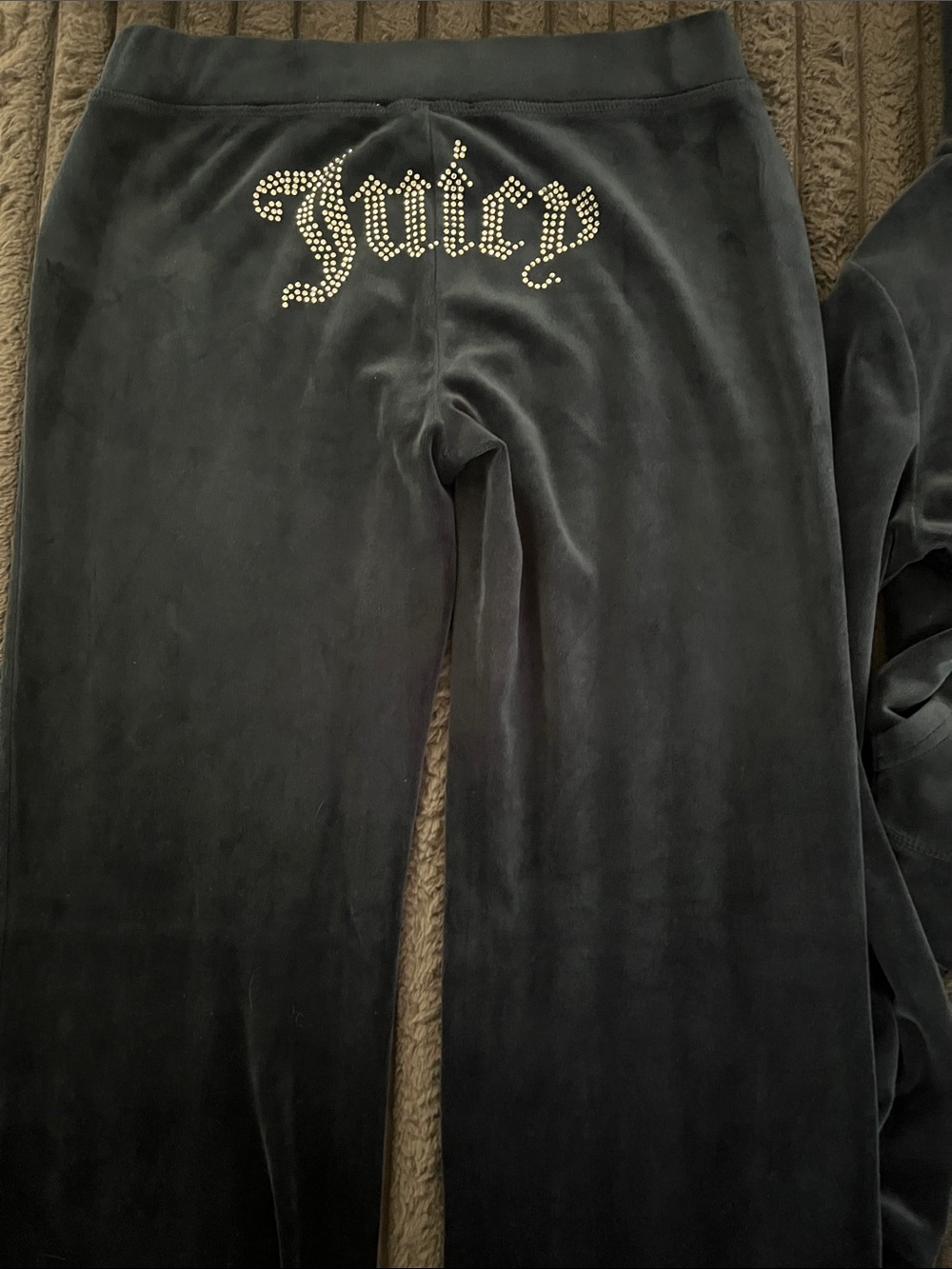 Juicy Couture Velour Tracksuit - Picture 5 of 6